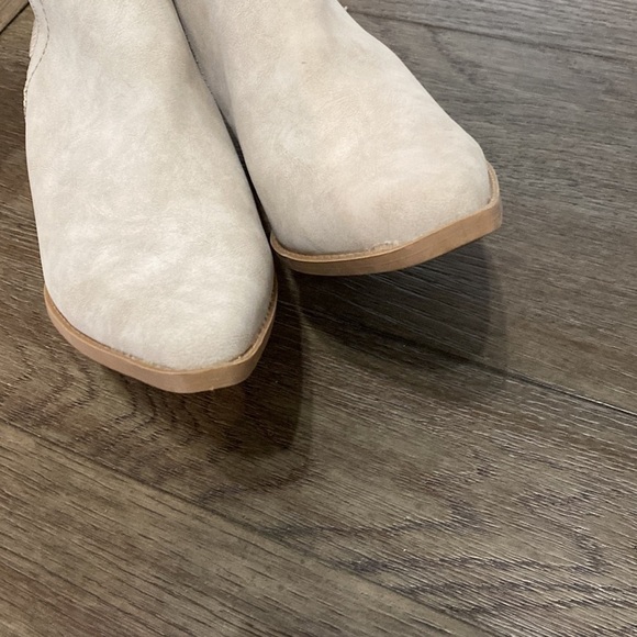 NEW Seven Dials Cream Pointed Toe Cut Out Shoe Bootie W/ Python Print | 10 - Picture 8 of 13